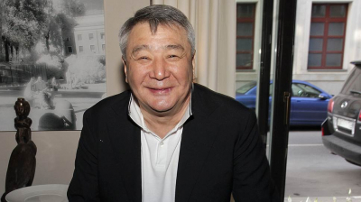 Продюсер Майкла Джексона и личный врач Ельцина в объятиях российских гангстеров