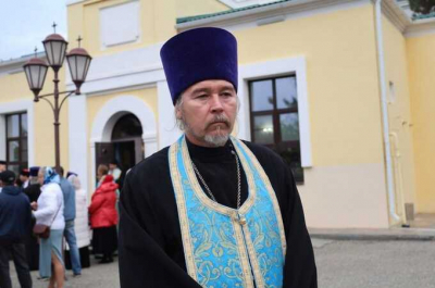 В Элисте мужчина напал на священника в Казанском кафедральном соборе, пострадавшего госпитализировали